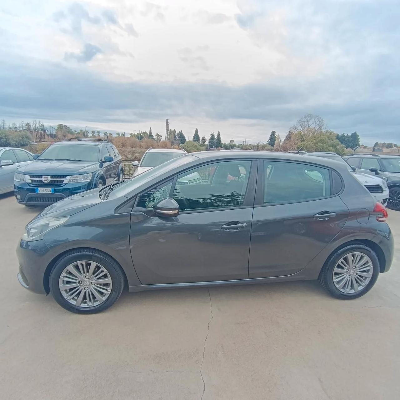Peugeot 208 75Cv ok NEOPATENTAT