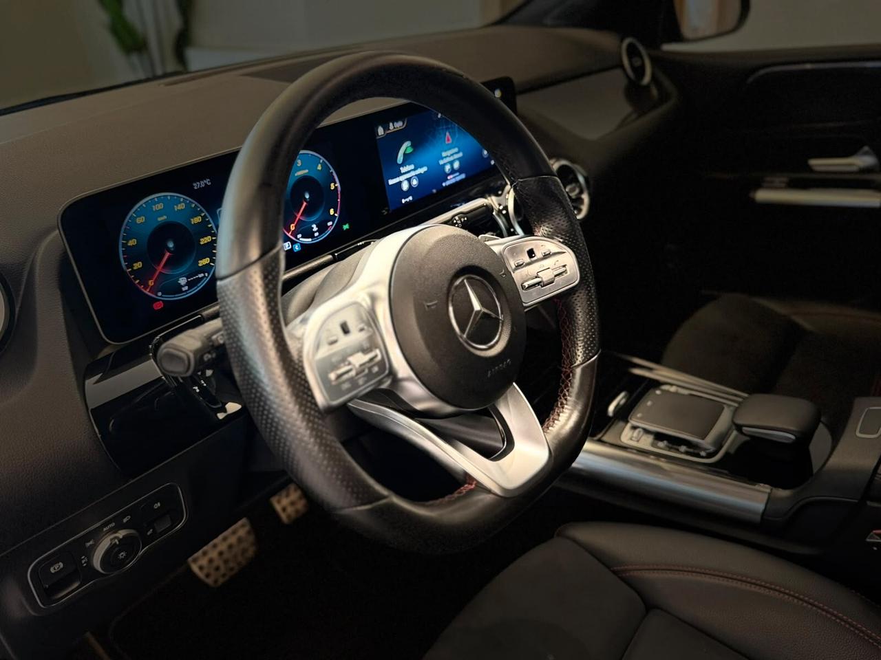 MERCEDES-BENZ CLASSE B 180D PREMIUM AMG LINE AUTOMATICA FULL