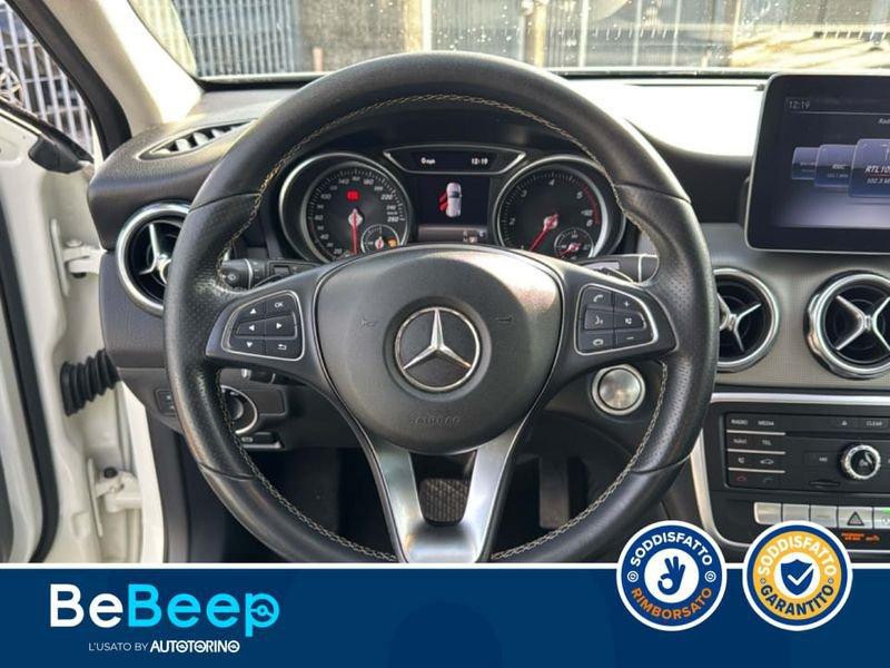 Mercedes-Benz GLA 200 D SPORT AUTO