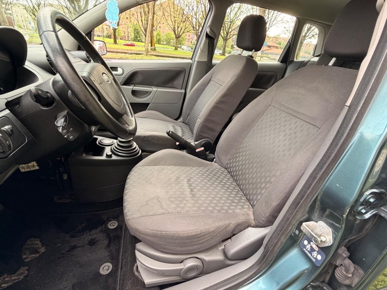 Ford Fiesta 1.4 Benz 5p. Ghia