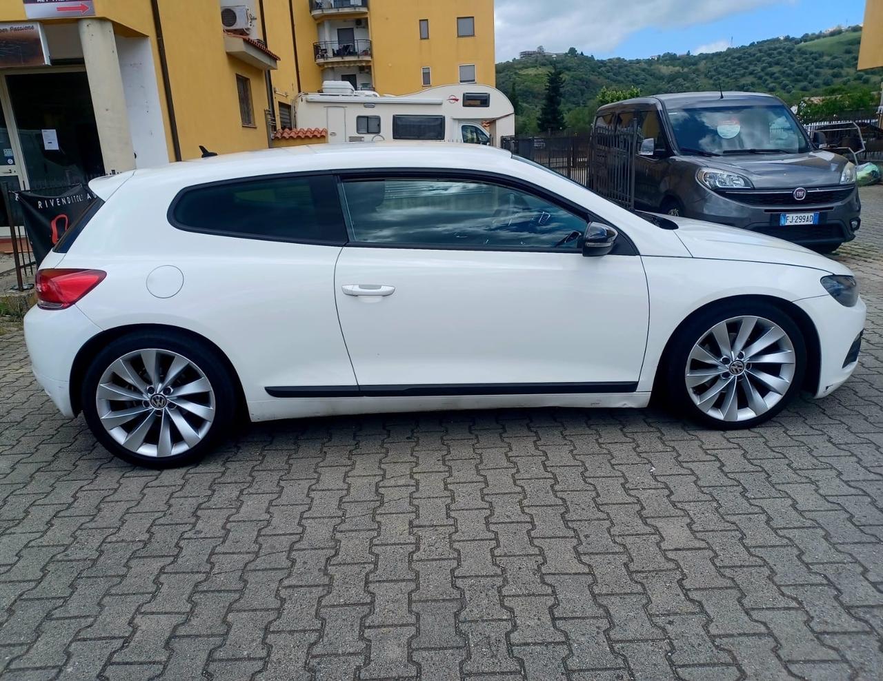 Volkswagen Scirocco 2.0 TDI 140CV DPF DSG