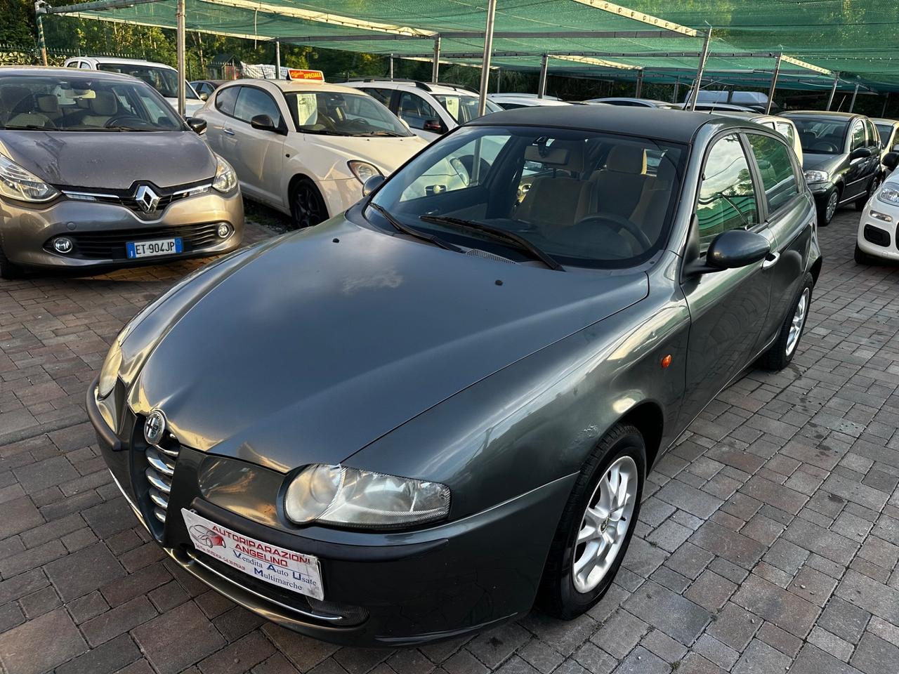 Alfa Romeo 147 1.6i 16V Twin Spark cat 5p. Distinctive