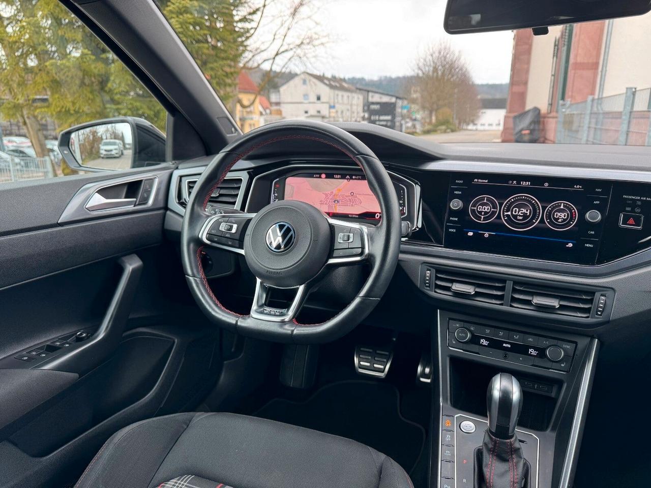 Volkswagen Polo 2.0 TSI DSG GTI