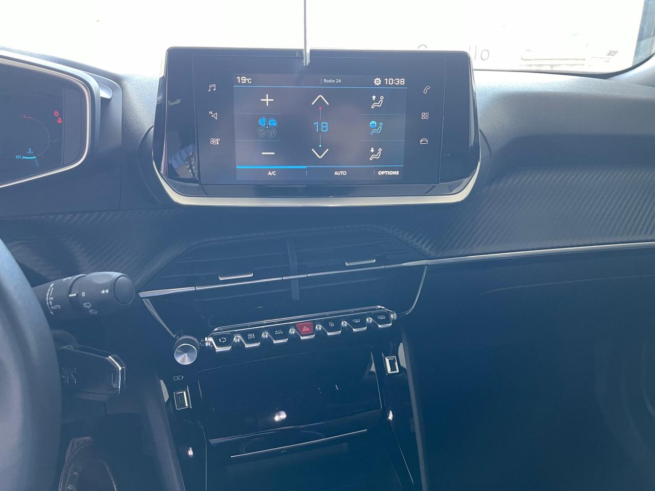 Peugeot 2008 1.2 100cv Allure-NO VINCOLO DI FINANZIAMENTO