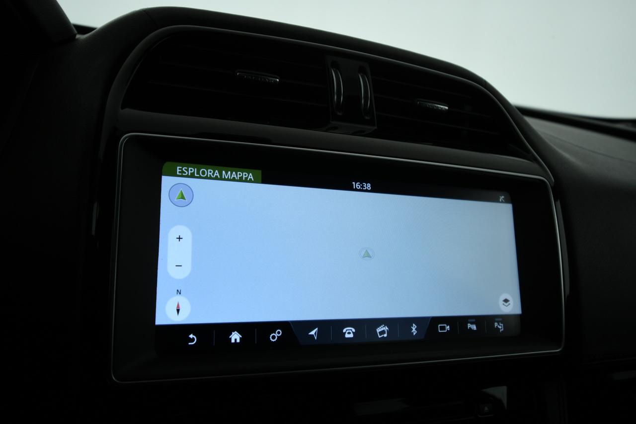 JAGUAR F-Pace 2.0d i4 Portfolio 180cv auto TETTO PANO+CAMERA+APP CONNECT