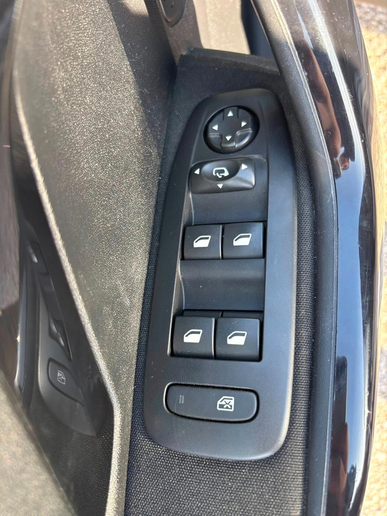 Peugeot 2008 BlueHDi 100 S&S Allure