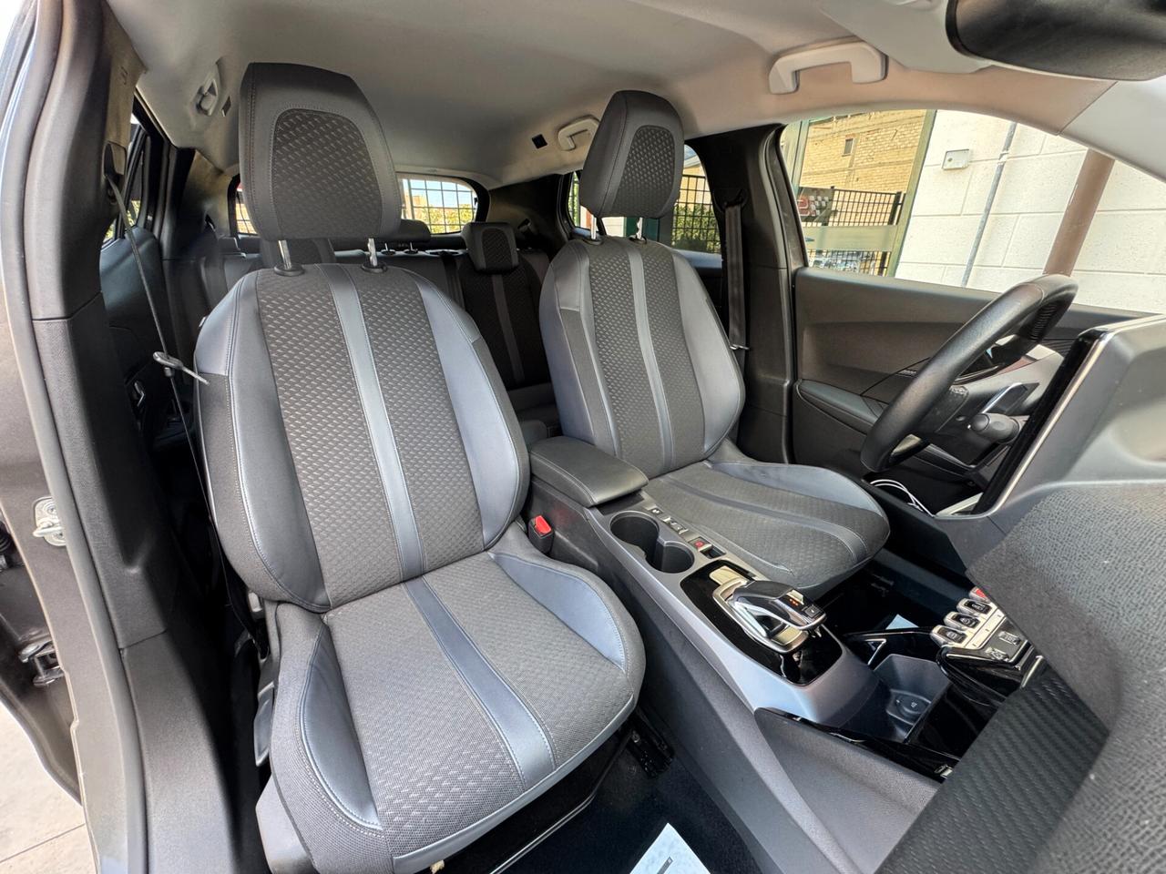 Peugeot 2008 1.5 bluehdi Allure Pack 130 CV EAT8