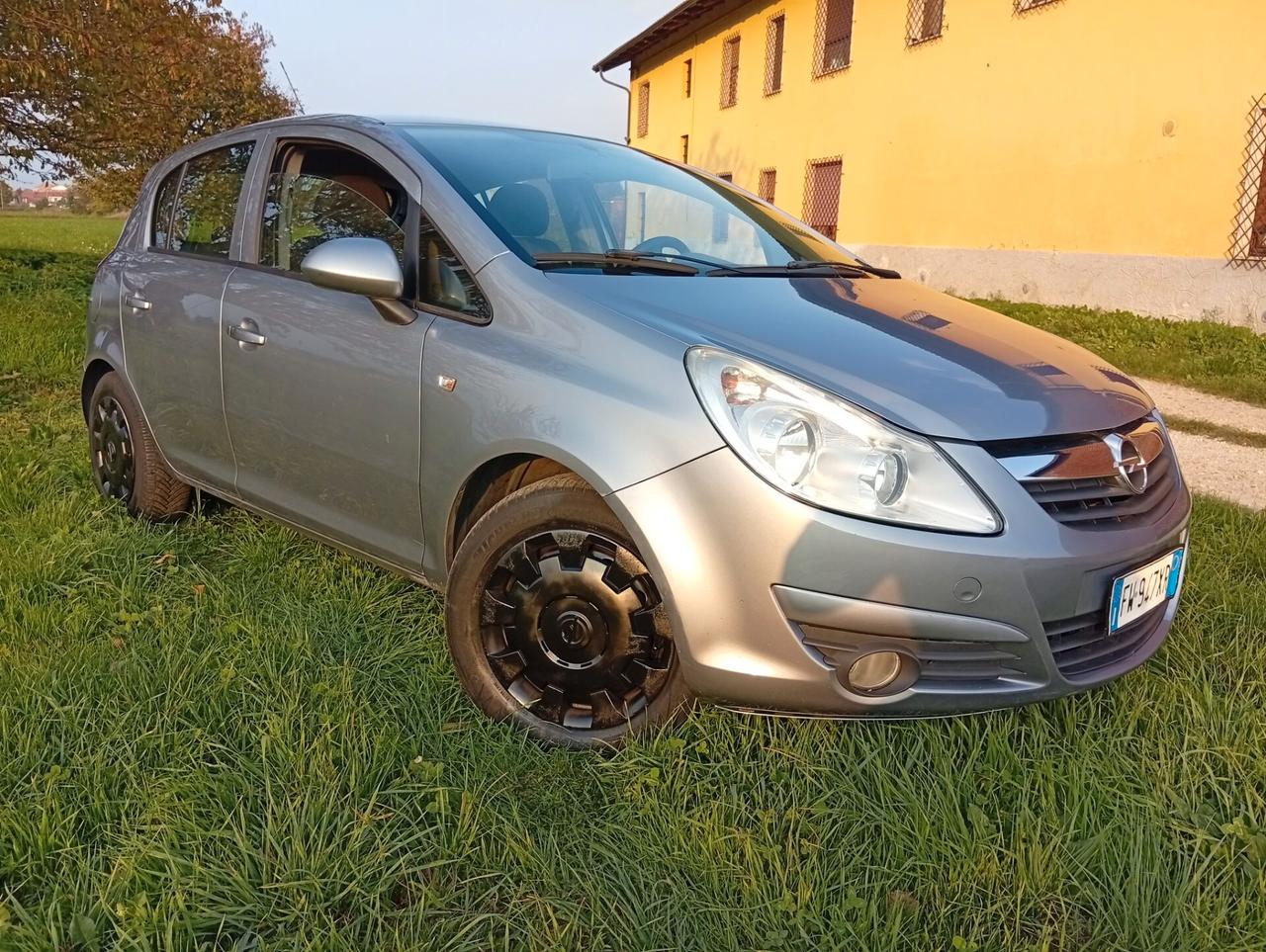 Opel Corsa 1.2 5 porte 130.000km