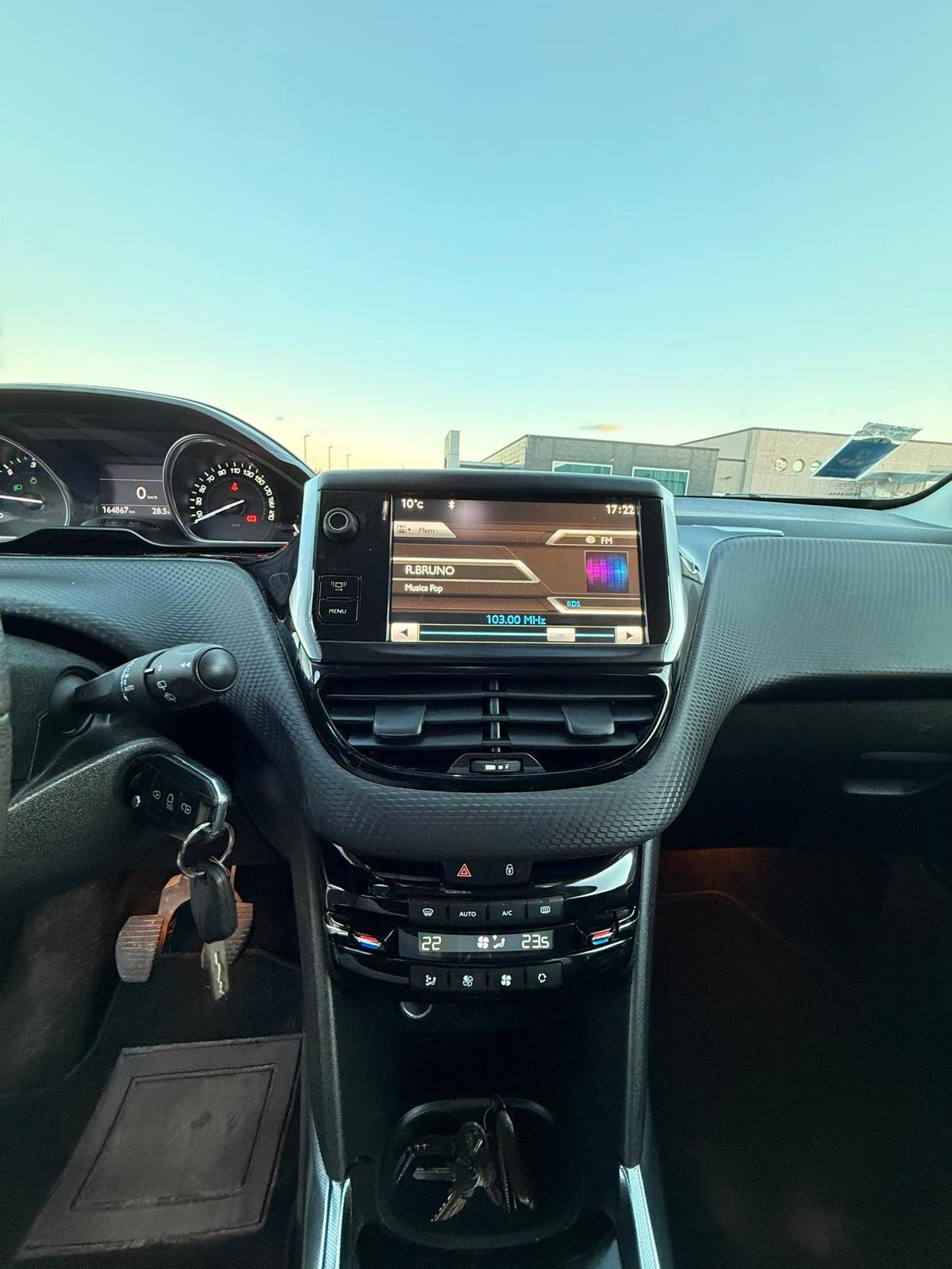 Peugeot 2008 1.6 e-HDi 115 CV Stop&Start Allure