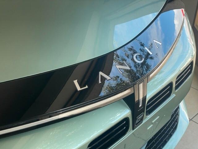 Lancia Ypsilon Hybrid e-DCT LX