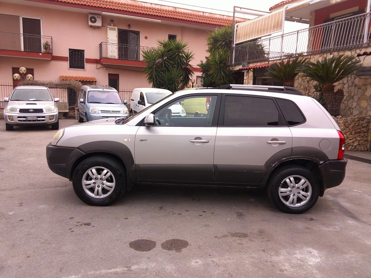 Hyundai Tucson 2.0 CRDi TD Dynamic 05