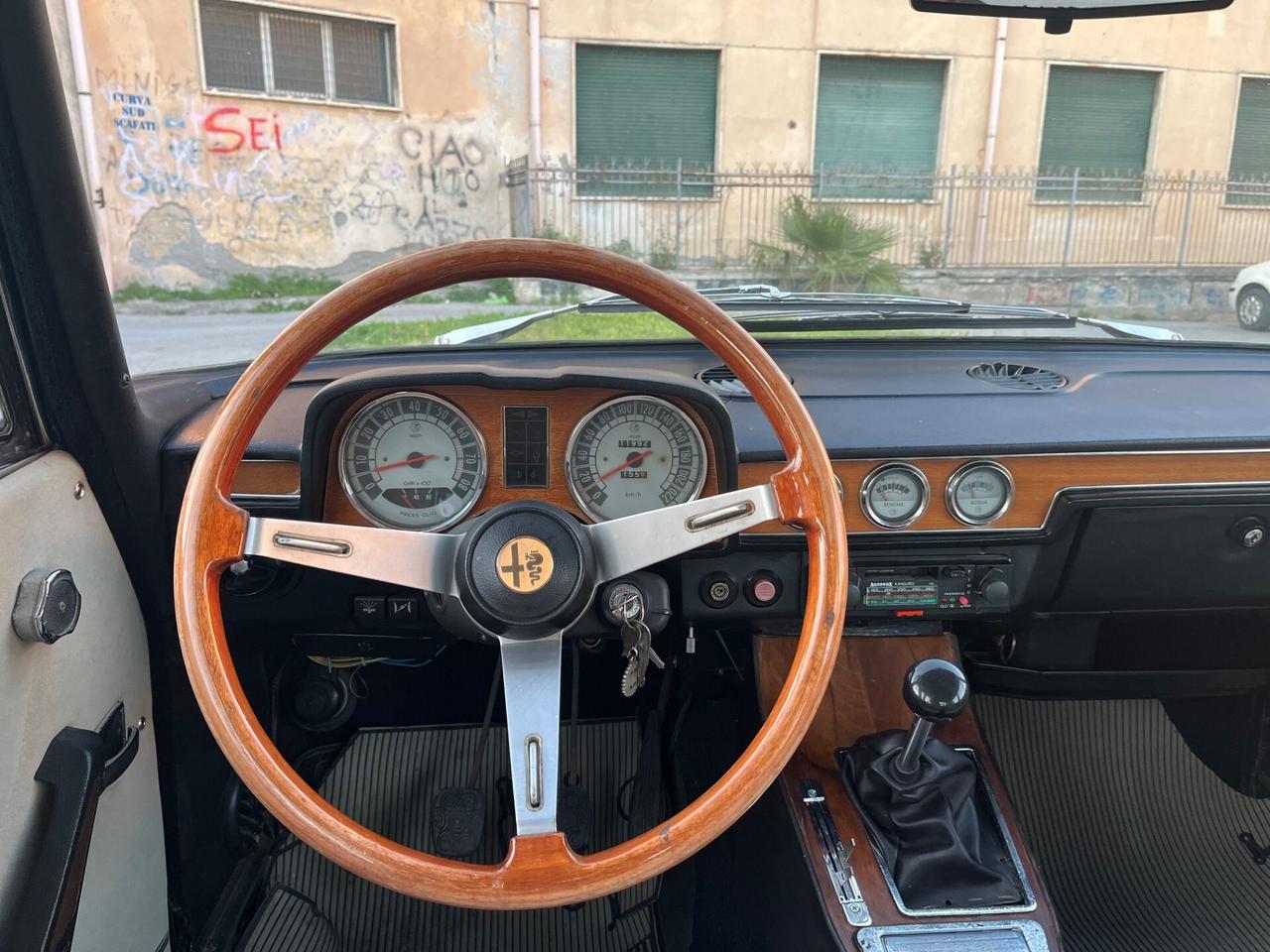 Alfa Romeo 2000 berlina