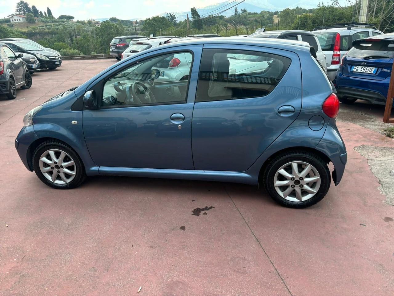 Toyota Aygo 1.0 12V VVT-i 5 porte Sound
