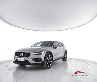 VOLVO V60 Cross Country 2.0 b4 Plus awd auto