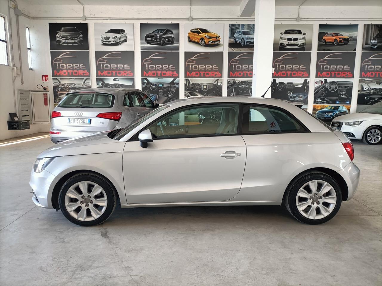 Audi A1 1.6 TDI 105 CV Attraction 07/2011
