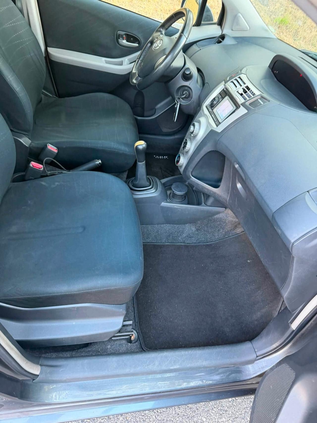 Toyota Yaris 1.3 5 porte Navi