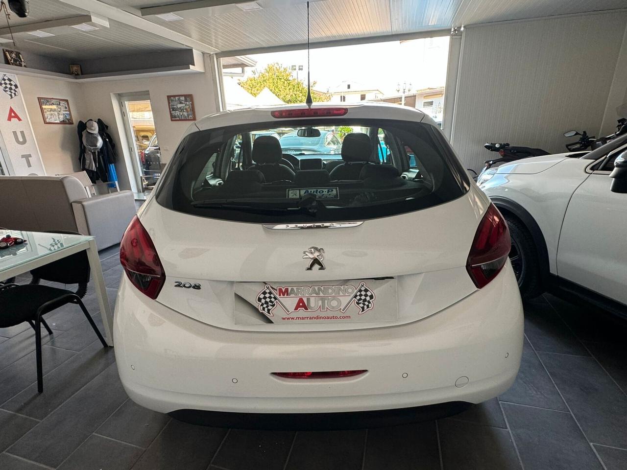 Peugeot 208 BlueHDi 75 5 porte Allure Adatta per Neopatentati