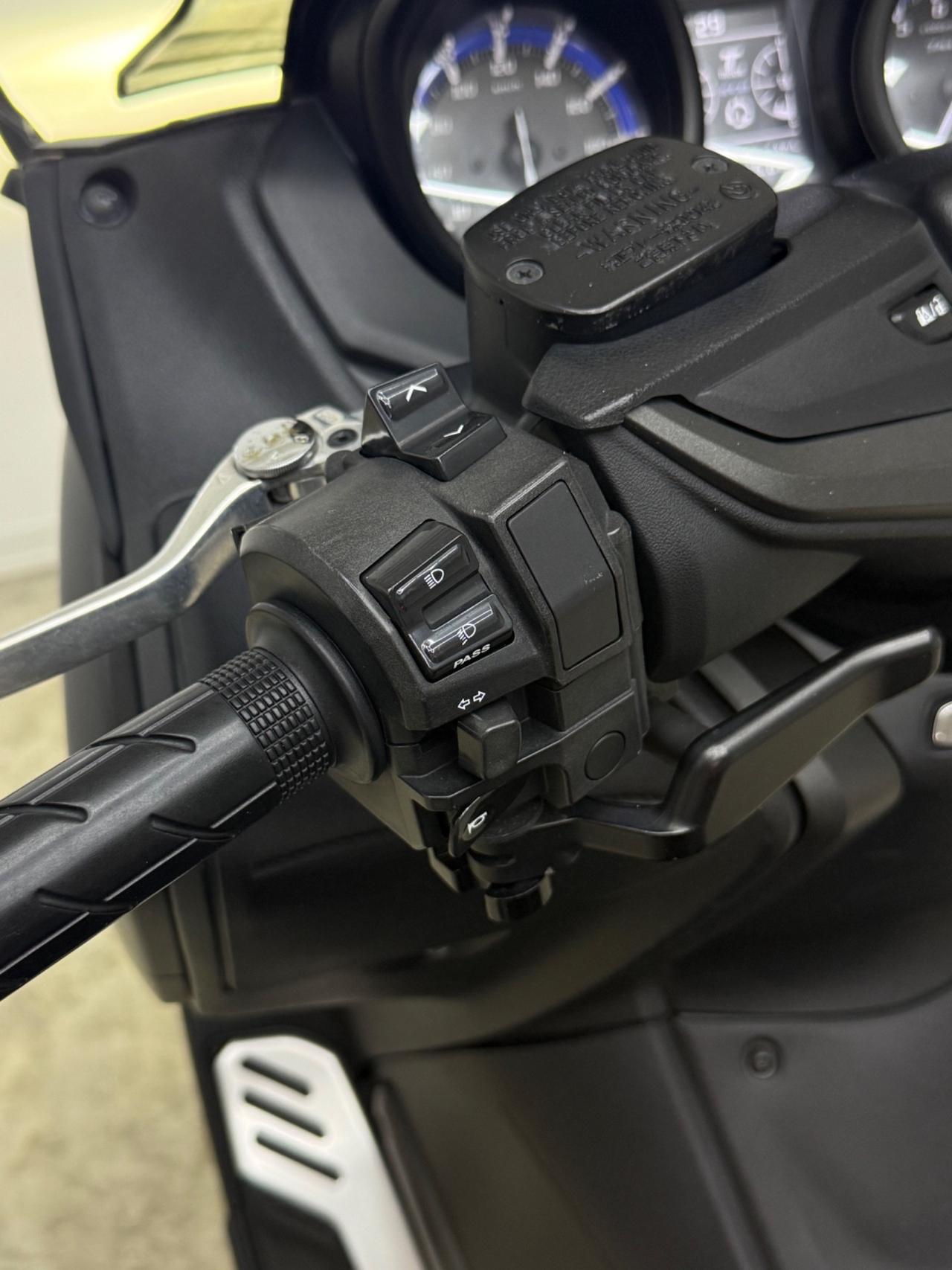 Yamaha TMAX 560