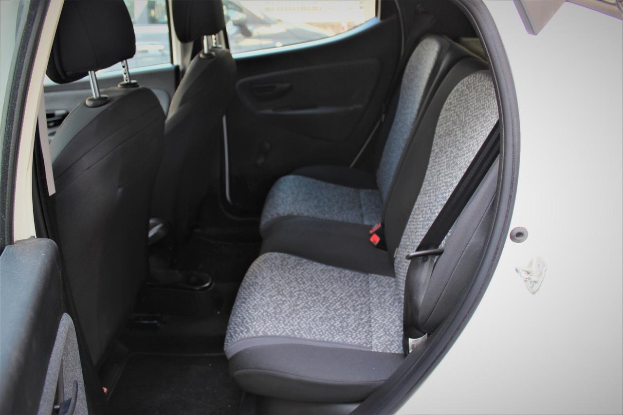 Lancia Ypsilon 1.0 FireFly 5 porte S&S Hybrid UnYca 22000 km