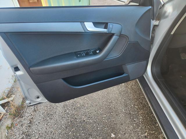 AUDI A3 1.2 Benzina 5 Porte ( TAGLIANDATA )