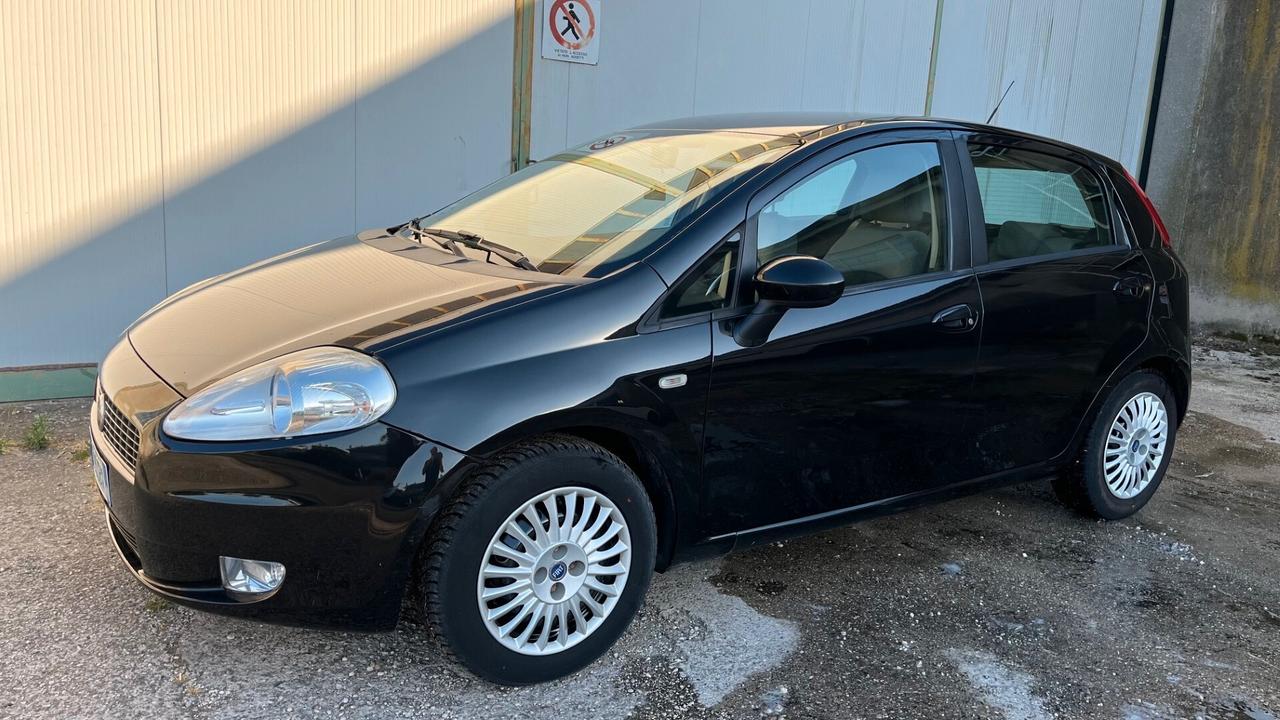 Fiat Grande Punto 1.2 5 porte Dynamic benzina + GPL - idonea NEOPATENTATI