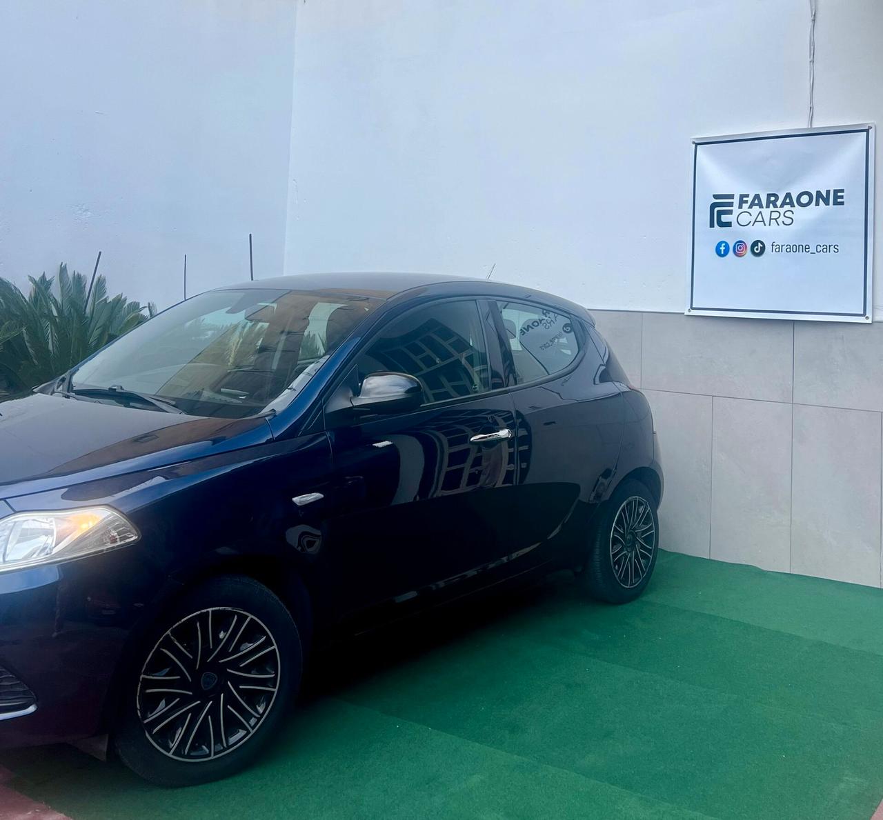 Lancia Ypsilon 1.2 69 CV 5 porte S&S Platinum
