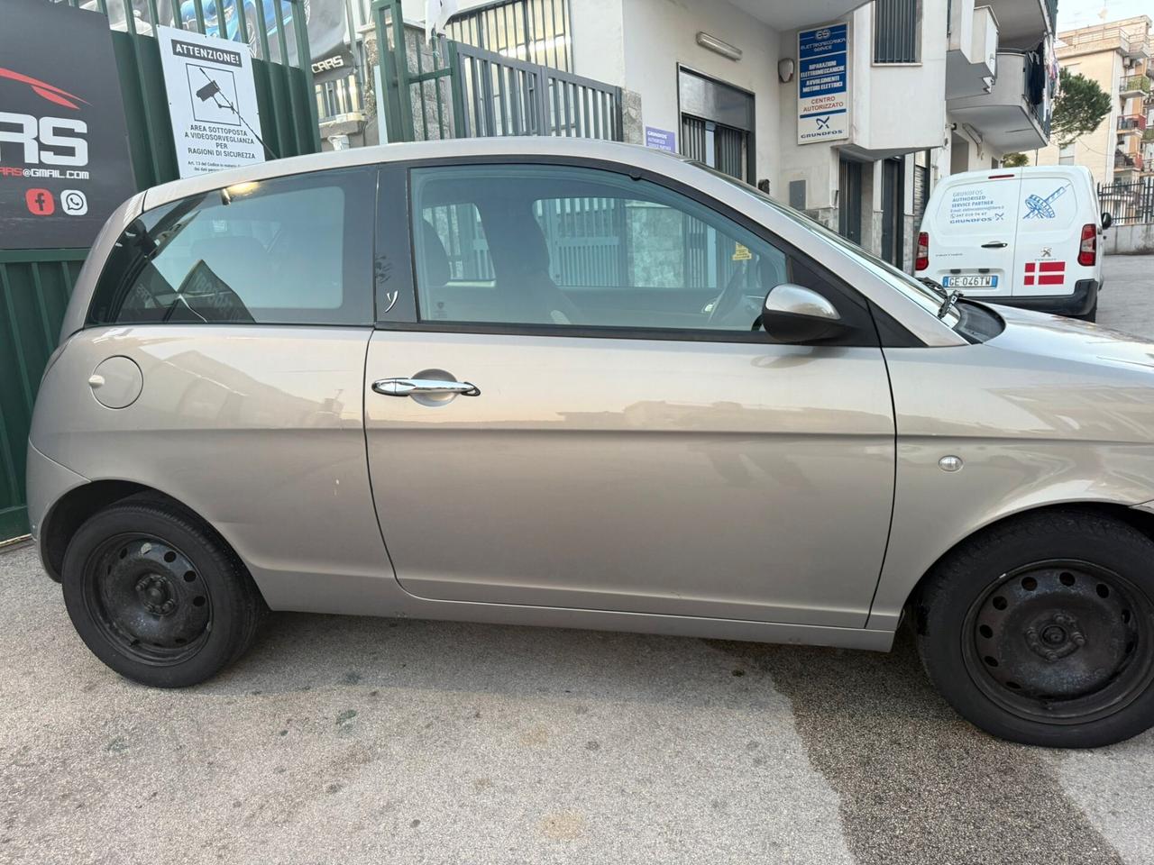 Lancia Ypsilon 1.3 MJT 75 CV Platino