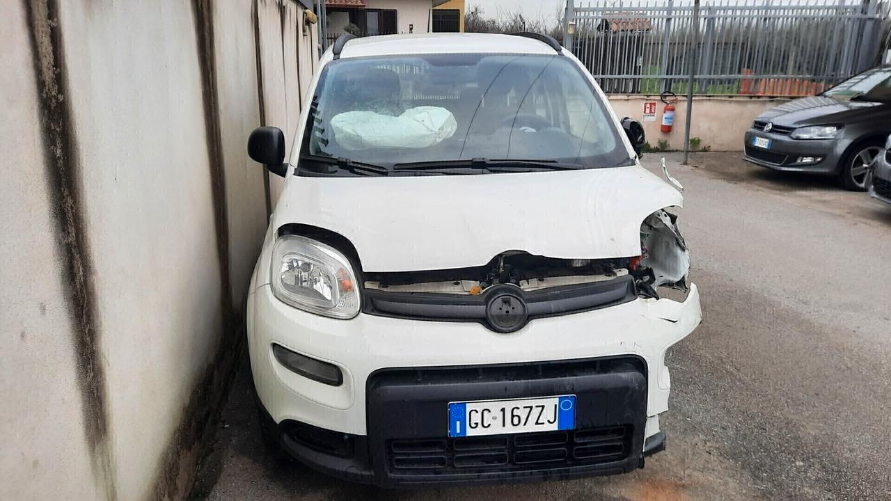 Fiat Panda 0.9 TwinAir Turbo Natural Power anno 2021 incidentata