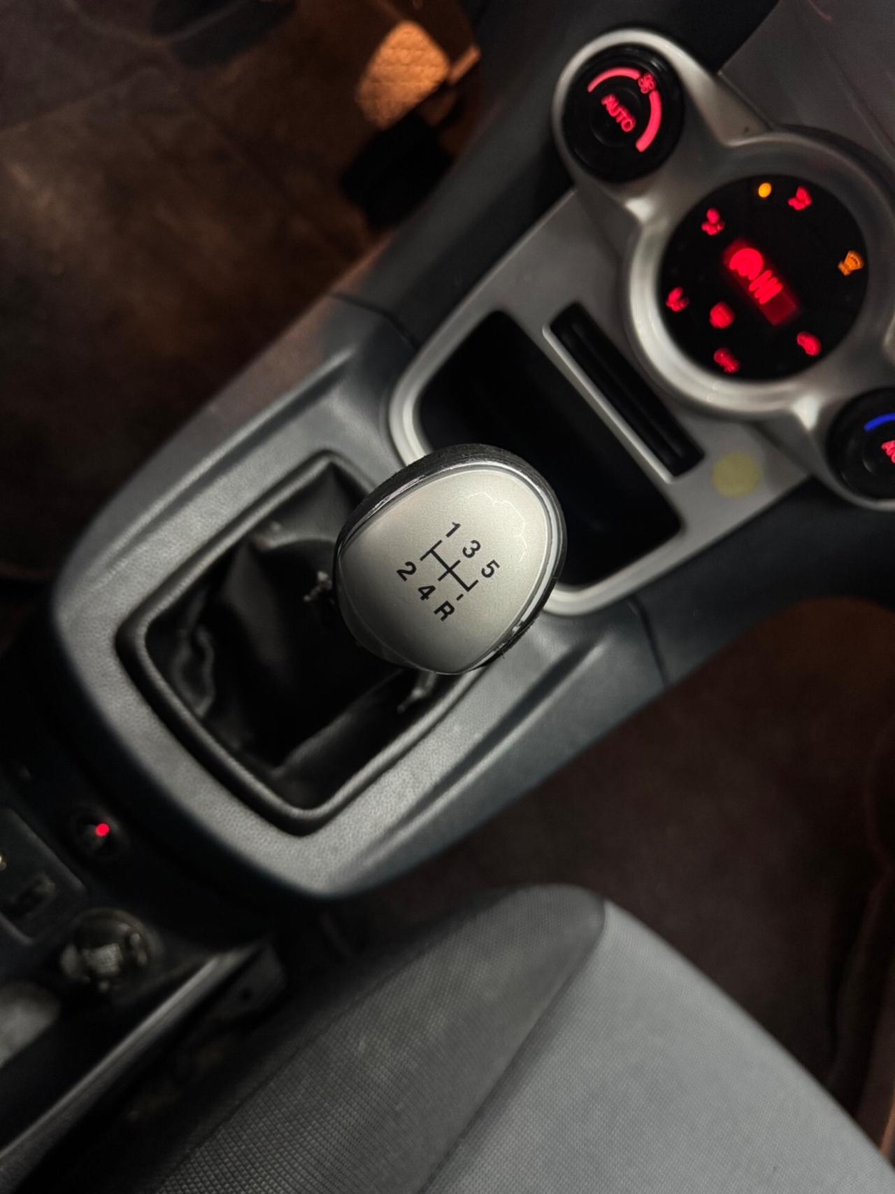 Ford Fiesta 1.4 Benzi. GPL 5Porte ADATTA NEOPATENTATI