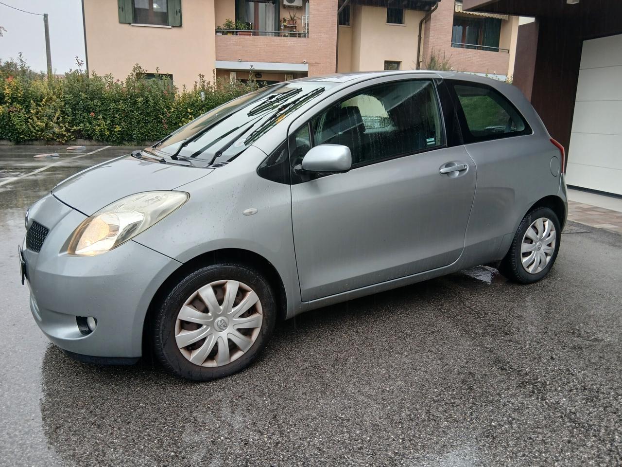 Toyota Yaris 1.3 3 porte M-MT Navi cambio automatico