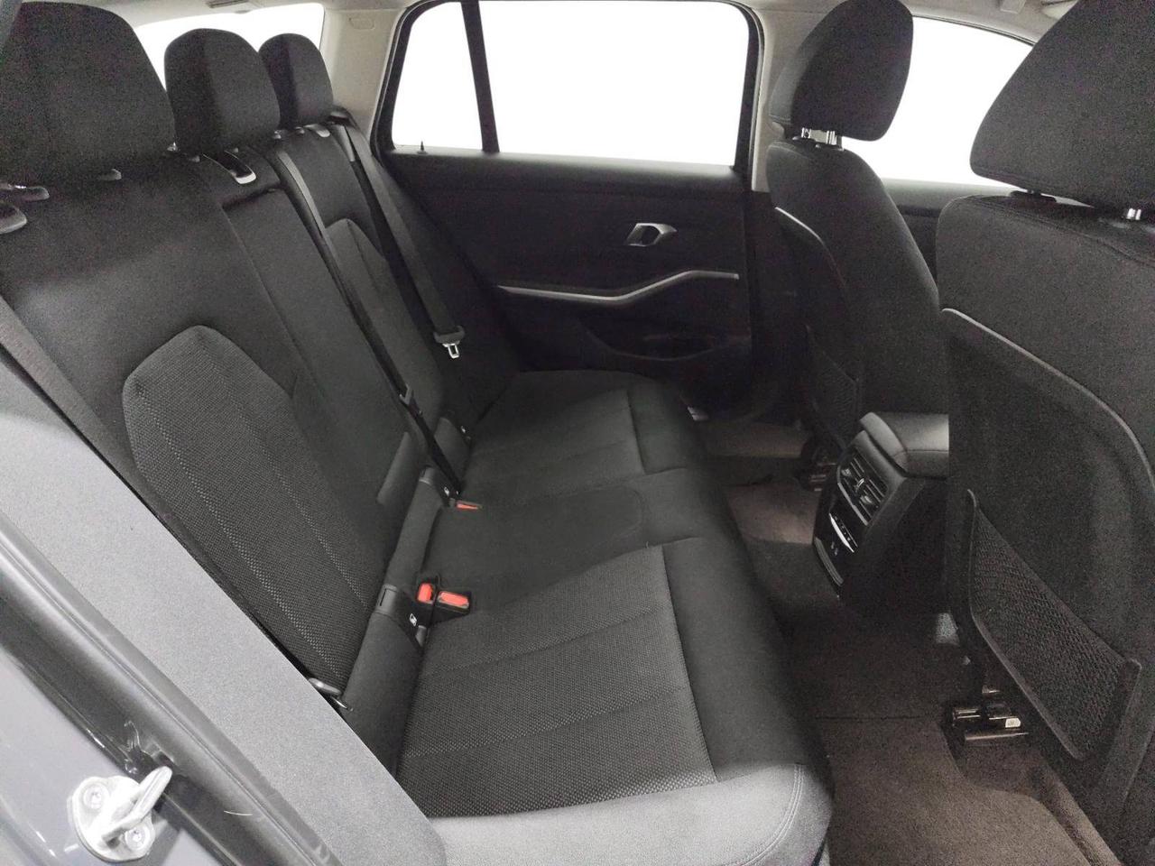 BMW Serie 3 318d Touring 48V Business Advantage