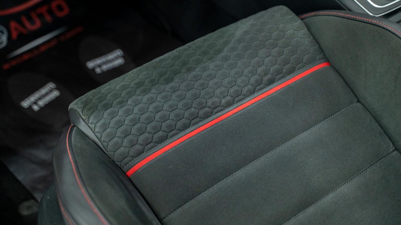 Volkswagen Golf GTI 7.5 PERFORMANCE 245CV DSG TETTO XENO NAVI FULL OPTIONAL