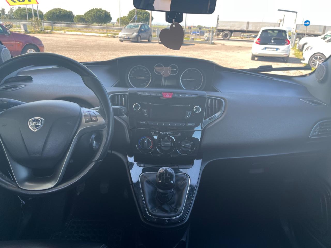 Lancia Ypsilon 1.2 69 CV 5 porte GPL ok neopatentati