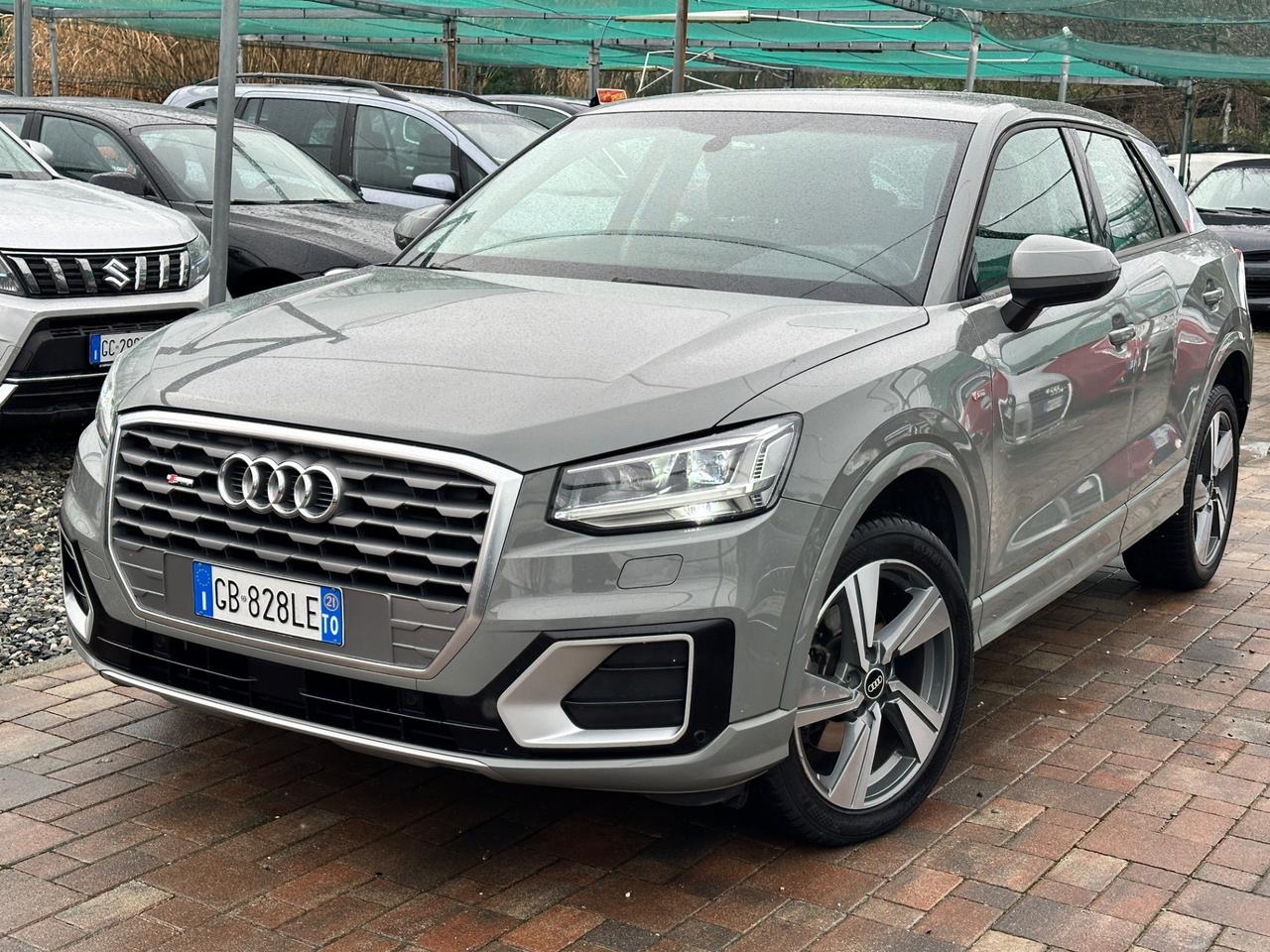 Audi Q2 35 TDI S tronic Identity Black