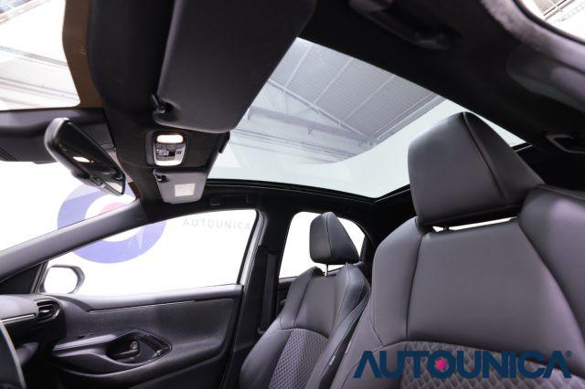 TOYOTA Yaris 1.5 HYBRID 5 PORTE LOUNGE FARI LED TETTO PANORAMA