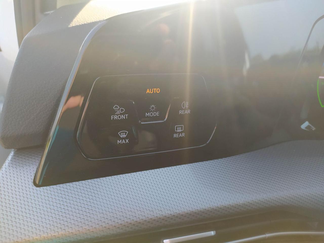 Volkswagen Golf Style 1.5 eHybrid PHEV 204C #12024