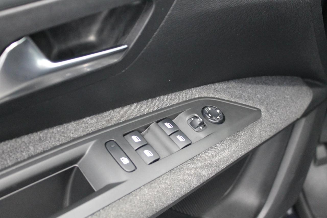 Peugeot 3008 1.2 puretech Active Business 130 Cv.
