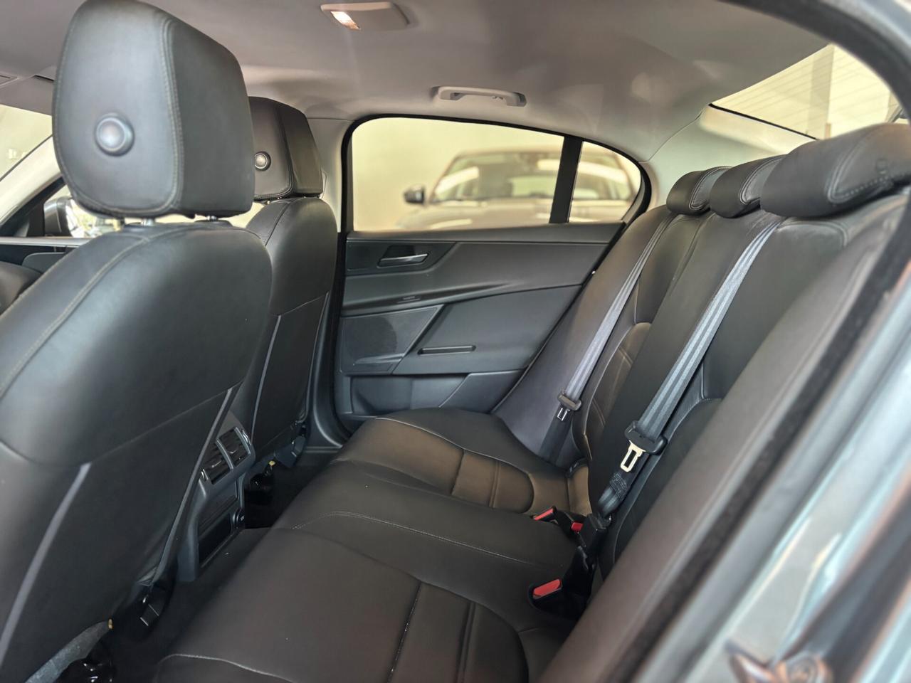 Jaguar XE 2.0d Prestige awd 180cv auto
