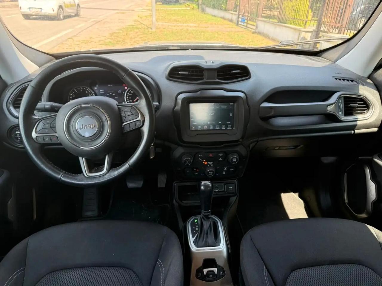 Jeep Renegade 1.3 T4 DDCT Sport