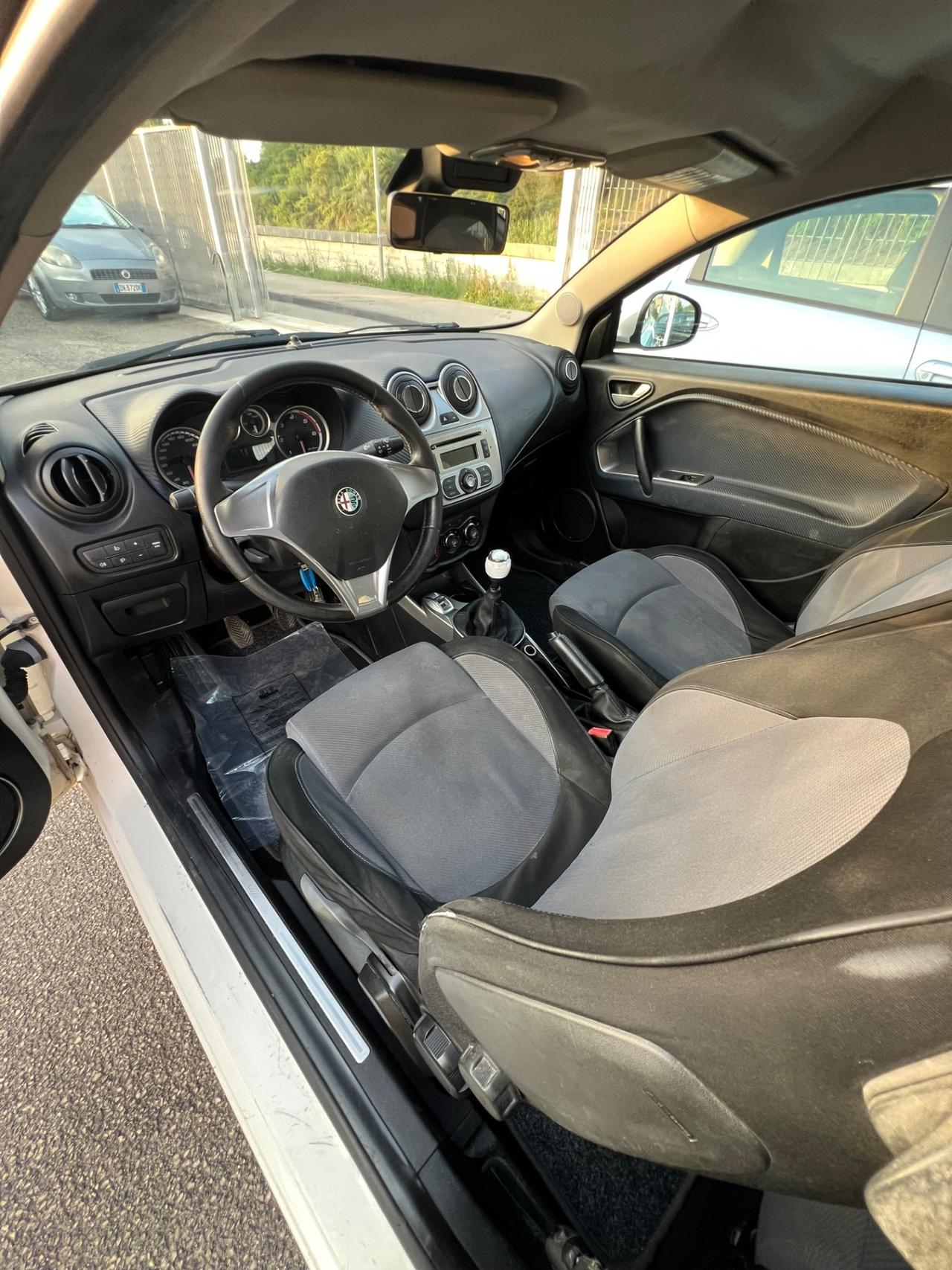 Alfa Romeo MiTo 1.3 JTDm 16V 90 CV Distinctive Sport Pack