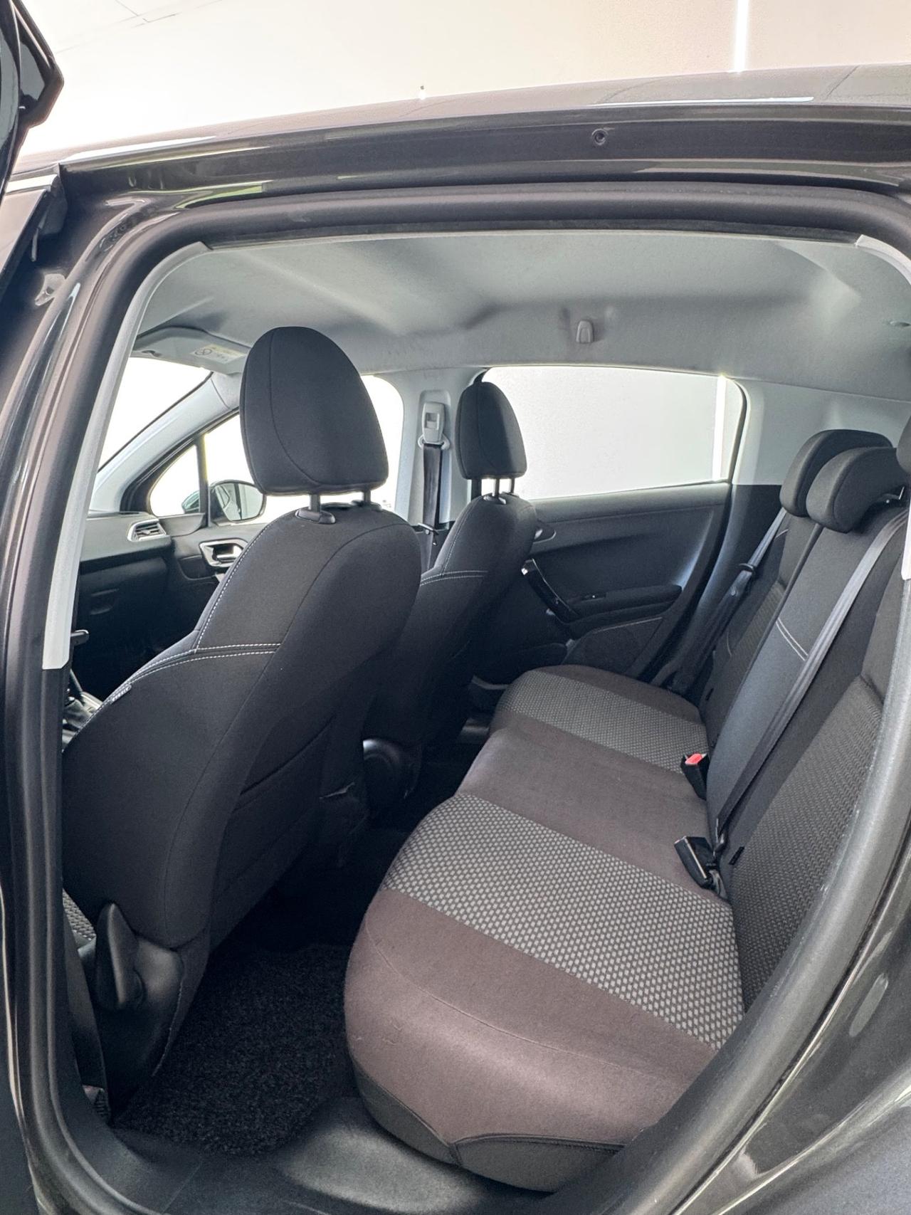 Peugeot 208 BlueHDi 100 S&S 5 porte Allure