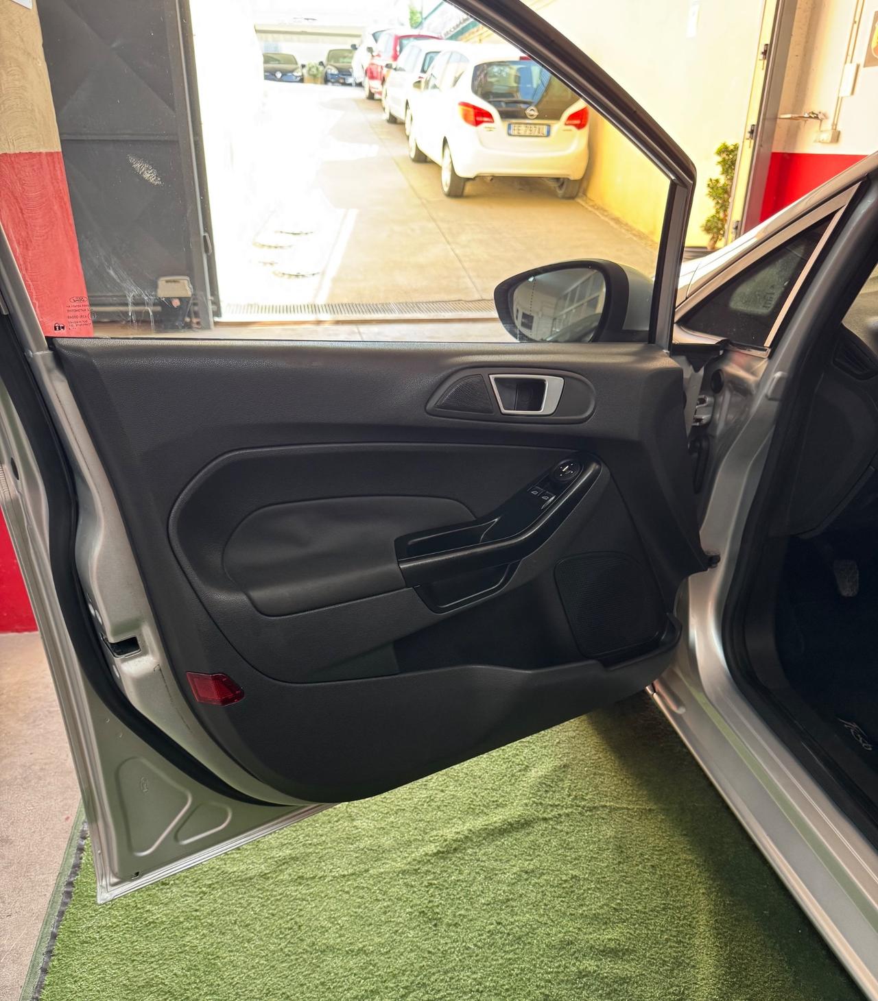 Ford Fiesta 1.5 TDCi 75CV 5 porte Titanium