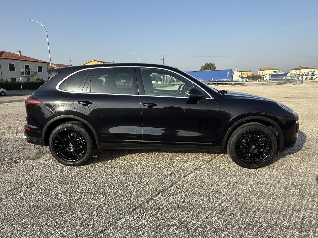 PORSCHE CAYENNE DIESEL NAVI PASM LED