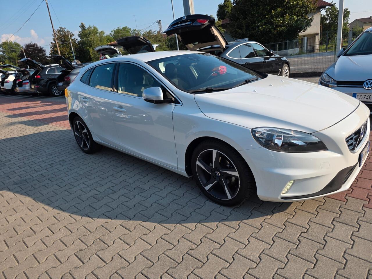 Volvo V40 D2 1.6 R-design perfetta e garantita 12M