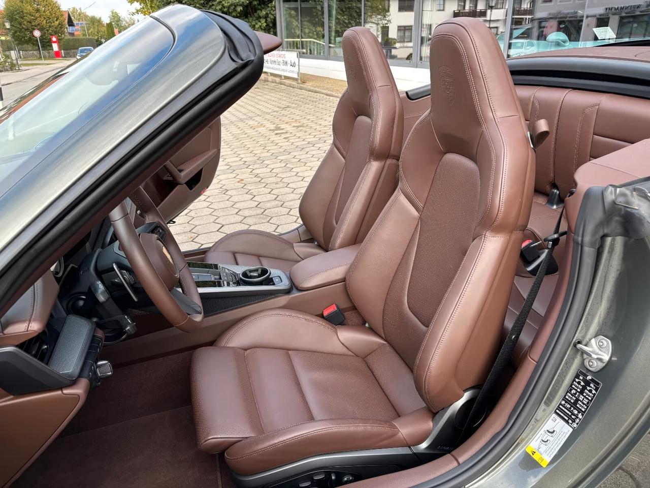 Porsche 911 Carrera Cabriolet