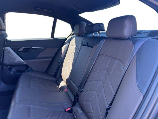 BMW i5 M60