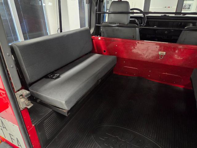 LAND ROVER Defender 90 TDI 300 ARIA CONDIZIONATA 7 POSTI