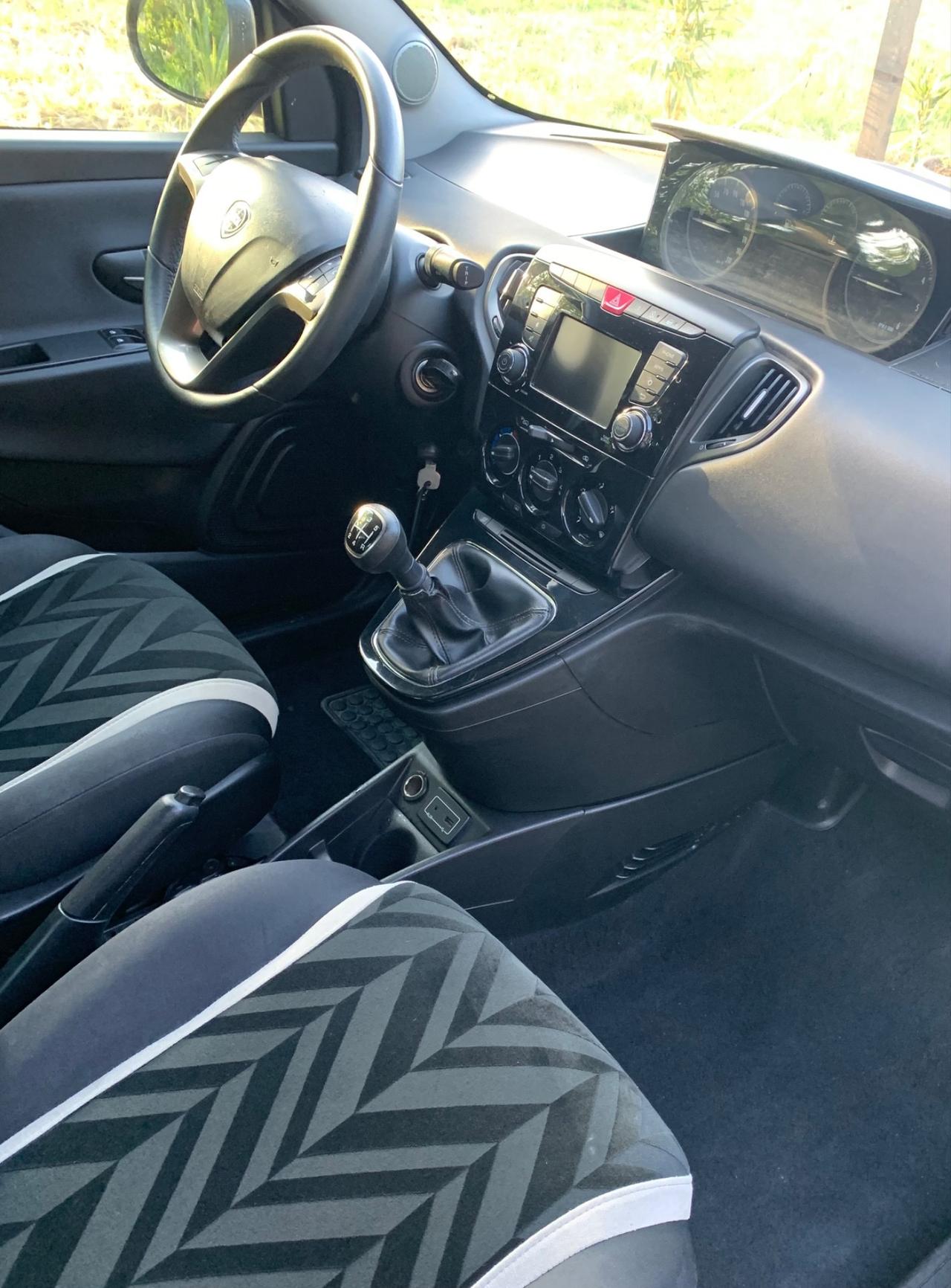 Lancia Ypsilon 1.3 MJT 16V 95 CV 5 porte S&S Gold