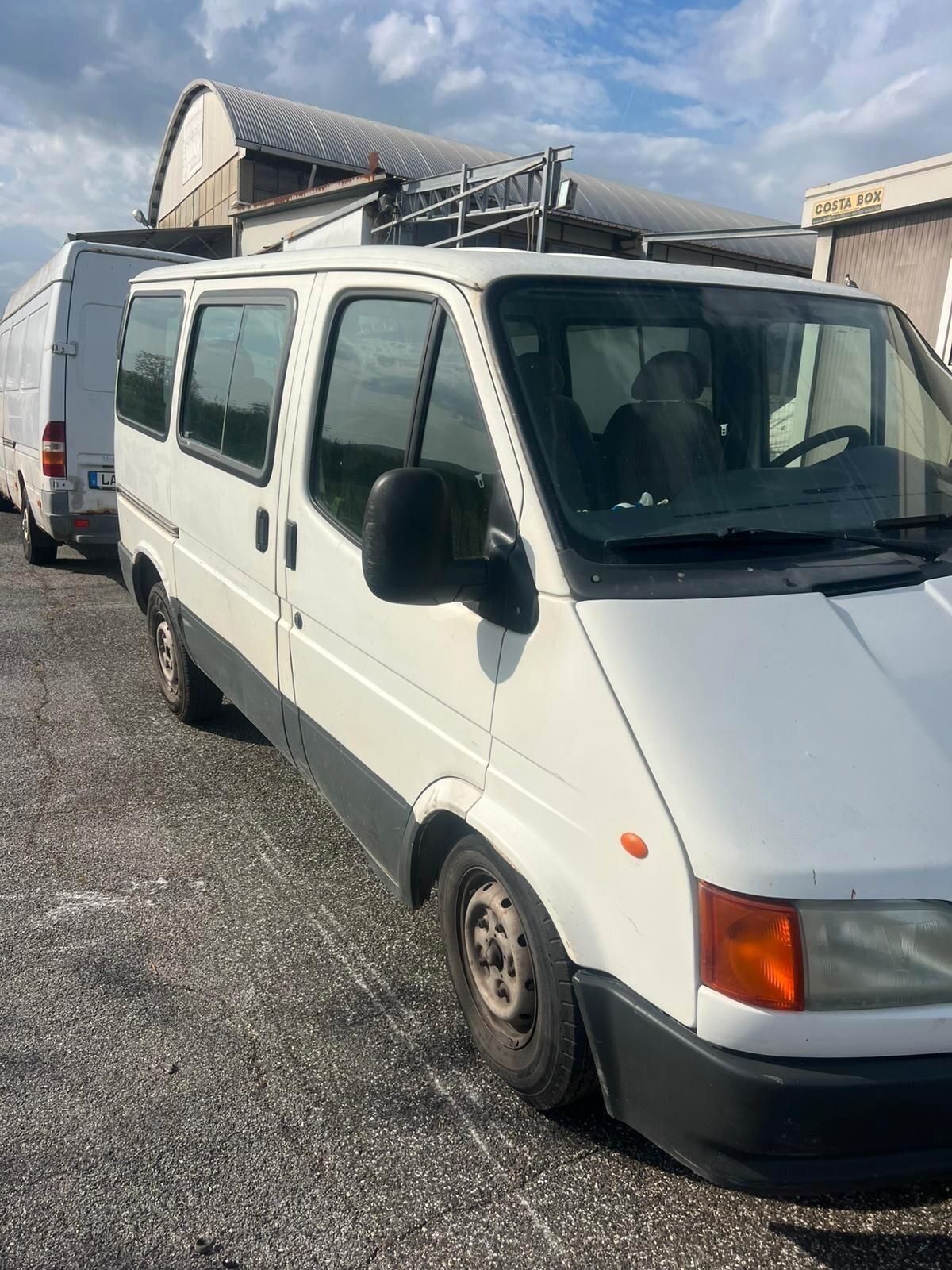 Ford Transit/Tourneo Transit 100 2.5 D PC Combi