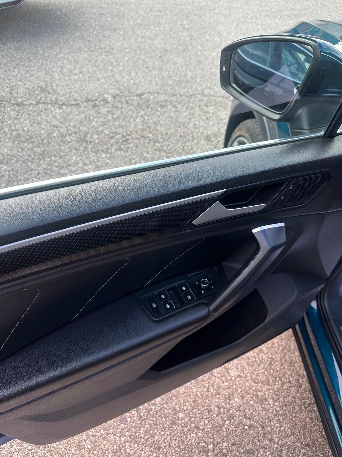 Volkswagen Tiguan 2.0 TDI 150 CV SCR DSG R-Line